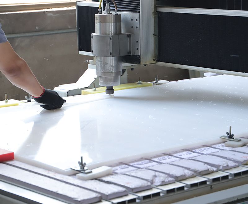 如何根據(jù)不同特性選擇合適的超高分子量聚乙烯板？